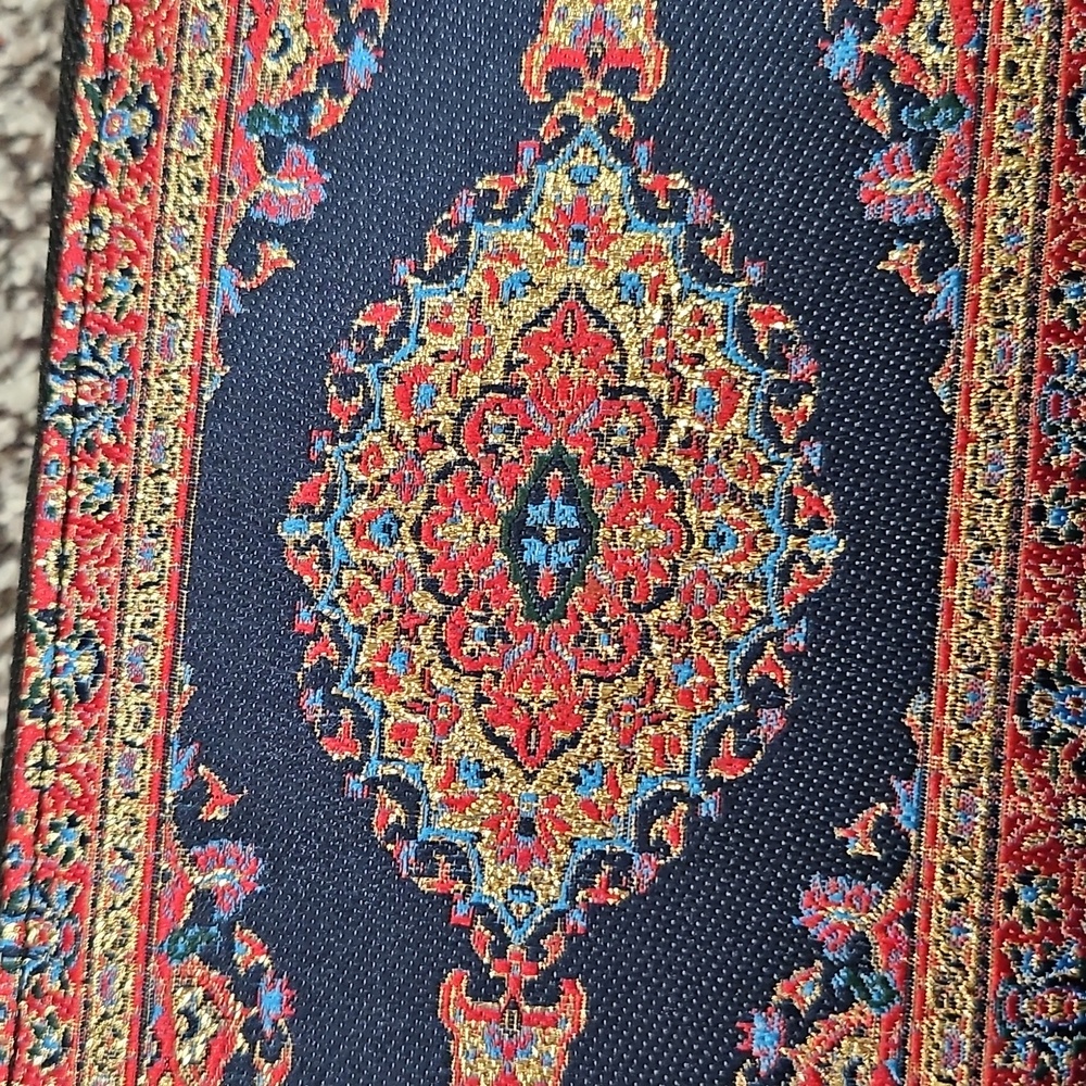 Elegant Red and Blue Tapestry Wallet - Picture 4 of 6